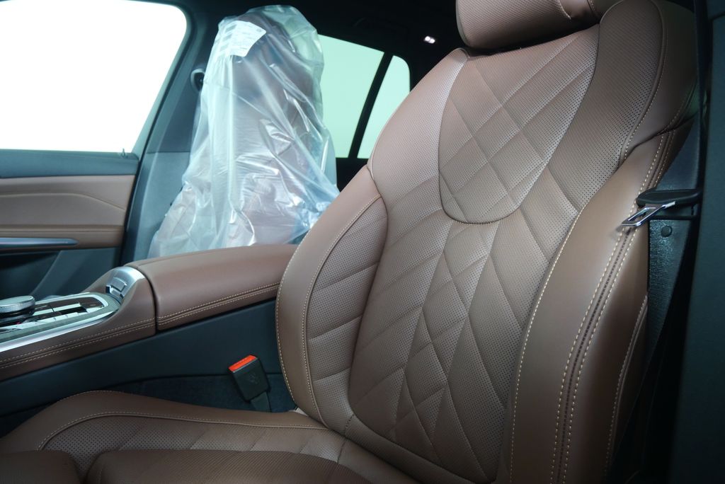 Thumbnail: 2026 BMW X5 - 11