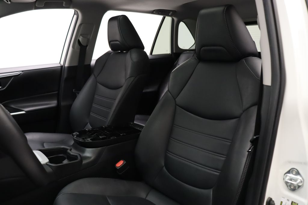 Thumbnail: 2021 Toyota RAV4 - 13