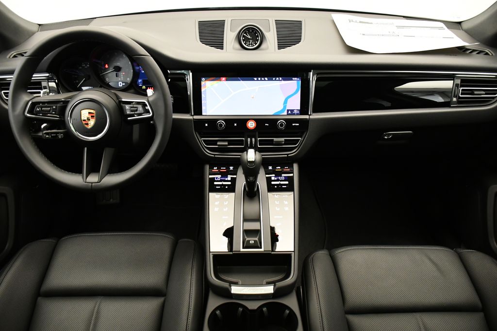 Thumbnail: 2026 Porsche Macan - 22