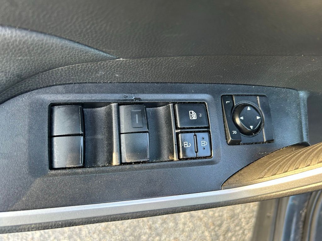 Thumbnail: 2021 Toyota RAV4 - 17