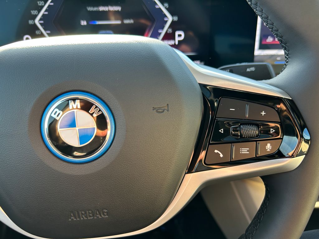 Thumbnail: 2025 BMW i4 - 20