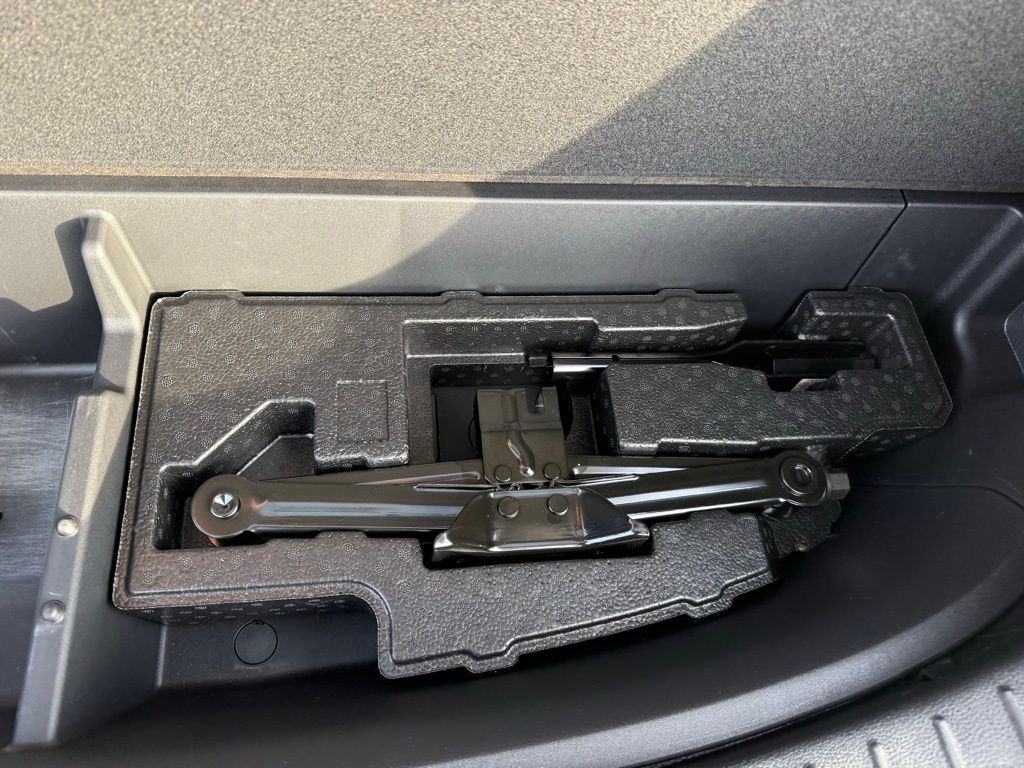 Thumbnail: 2023 Hyundai Santa Fe - 28