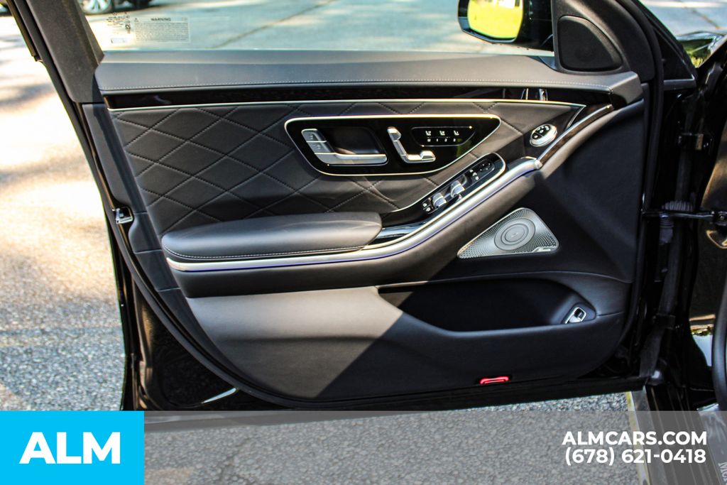 Used 2025 Black Mercedes-Benz S 580 image 33