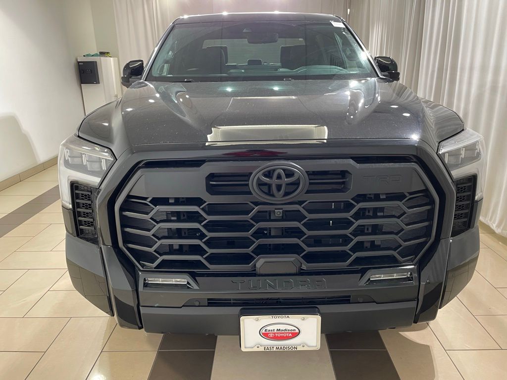 2025 Toyota Tundra Limited 8