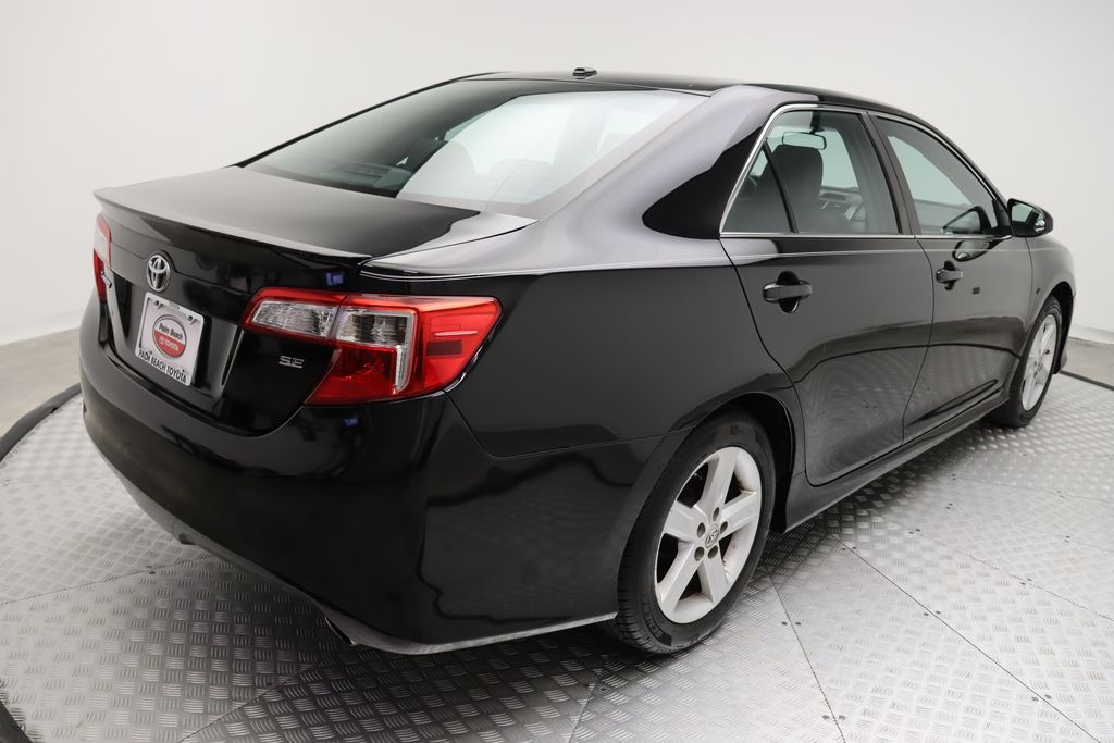 2014 Toyota Camry SE 8