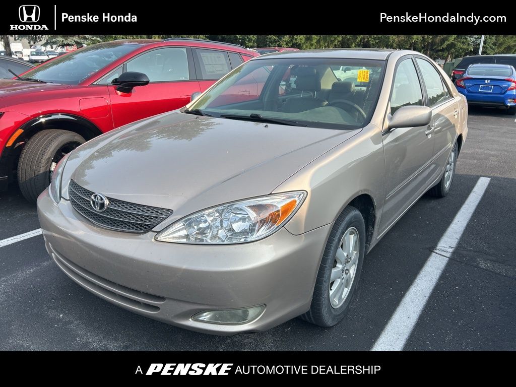 2004 Toyota Camry LE Hero Image