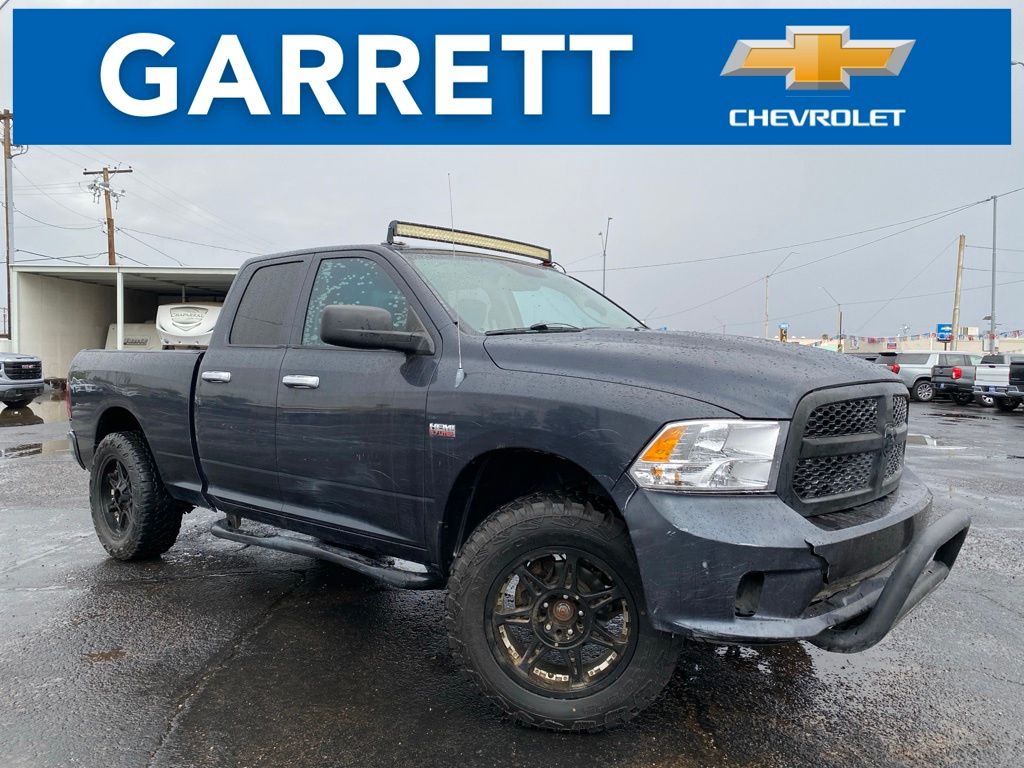 2013 RAM 1500 Gris (Maximum Steel Metallic Clearcoat) Camioneta Todo terreno 6 velocidades Automática