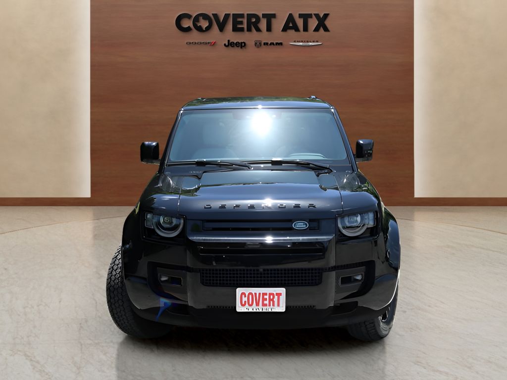 Used 2025  Land Rover X-Dynamic SE image 8