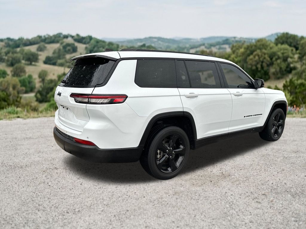 Used Car 2023 Jeep Grand Cherokee L  Altitude For Sale Under $30,000 In Austin, Texas