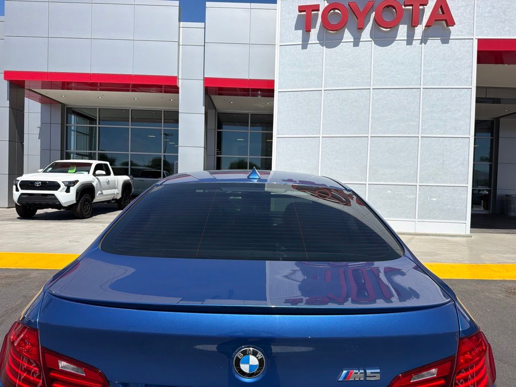 Thumbnail: 2016 BMW M5 - 9