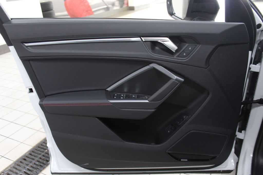 Thumbnail: 2025 Audi Q3 - 16