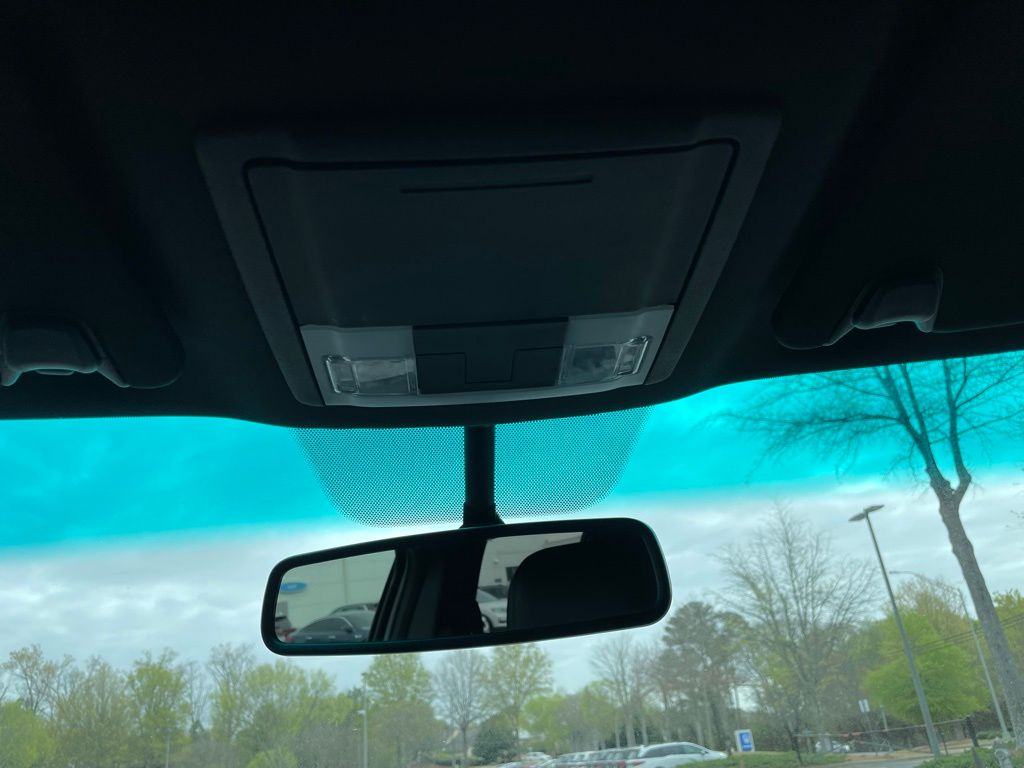 Thumbnail: 2015 Ford Explorer - 16