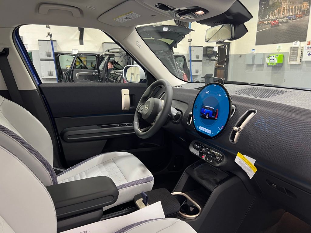 Thumbnail: 2025 MINI Cooper Countryman - 28