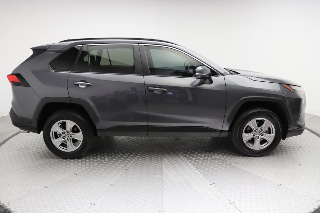 2023 Toyota RAV4 XLE 7