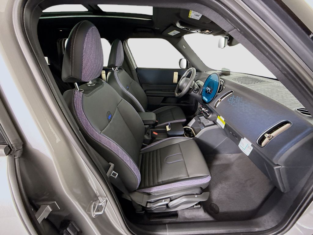 Thumbnail: 2027 MINI Cooper Countryman - 21