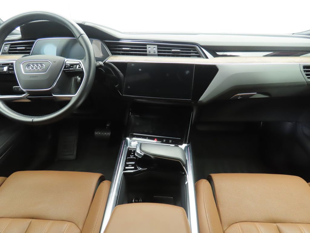 Thumbnail: 2019 Audi e-tron - 13
