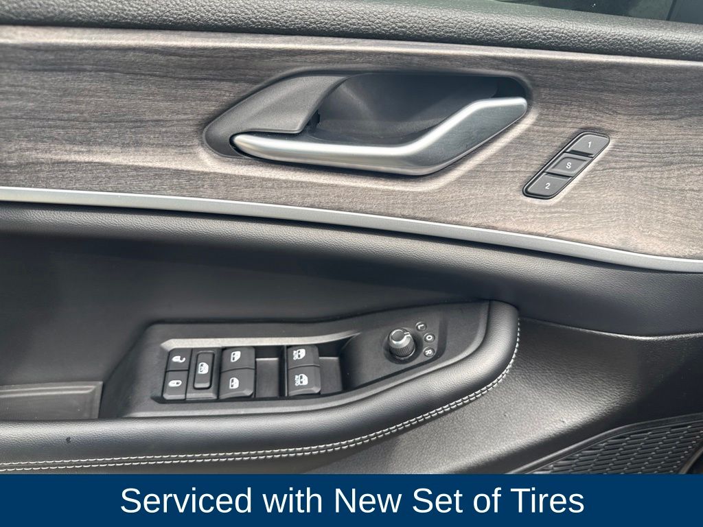 2023 Jeep Grand Cherokee Limited 4x2