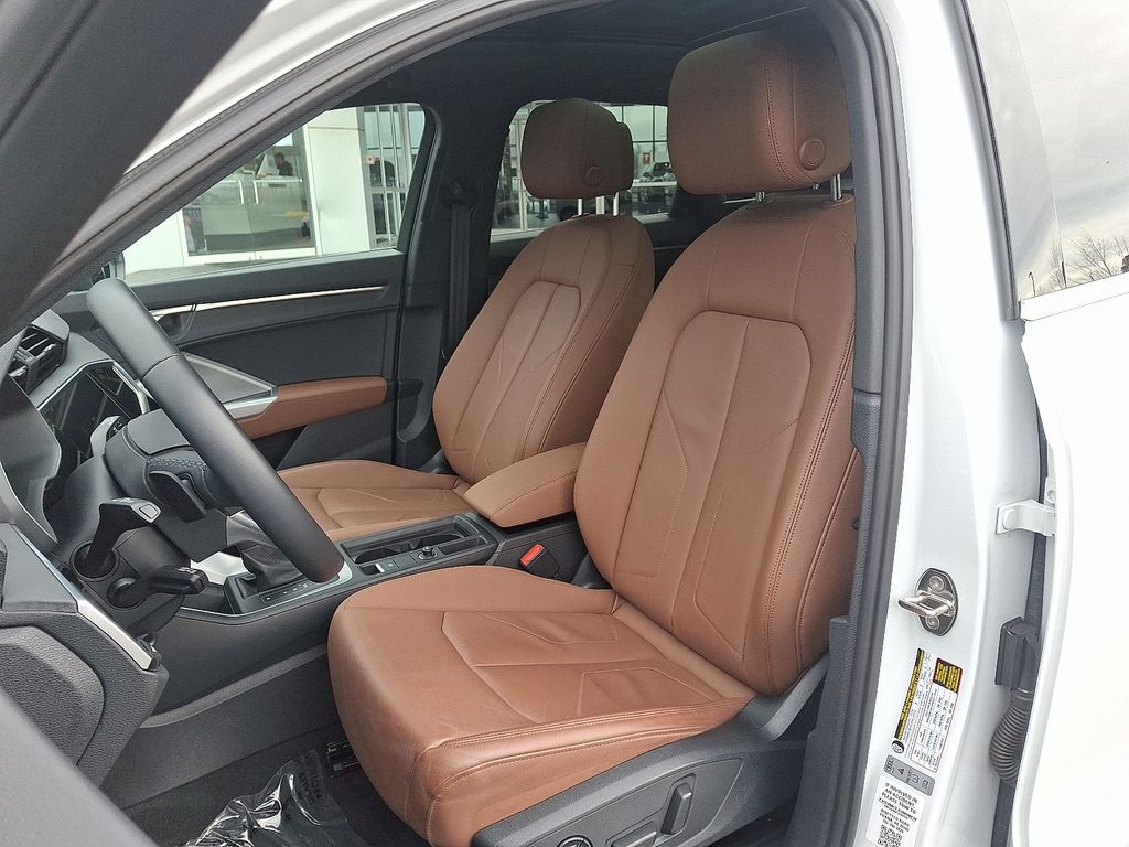 Thumbnail: 2022 Audi Q3 - 13