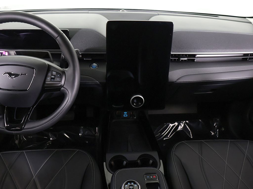 Used 2024 Black Ford Select image 36