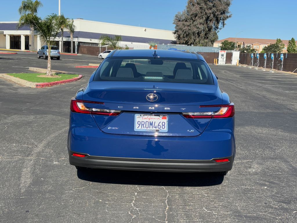 2025 Toyota Camry LE 5