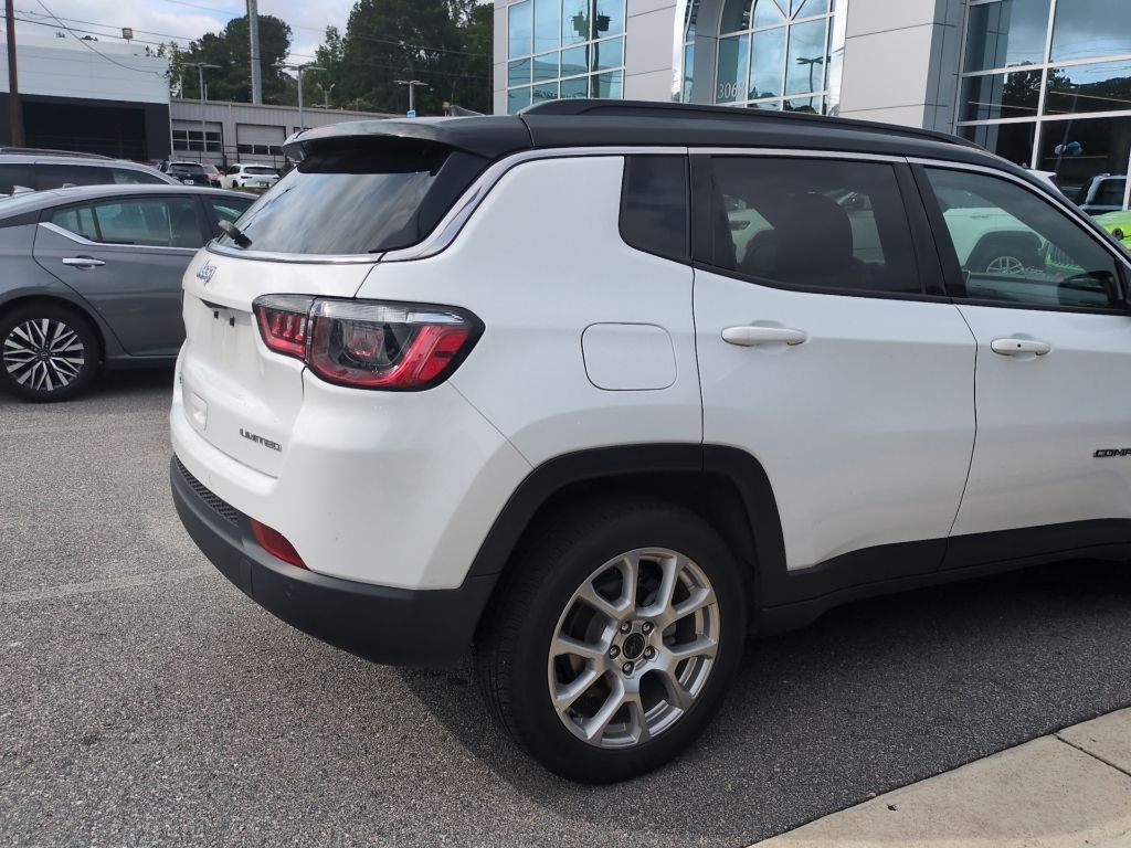 Used 2025 White Jeep Limited image 4