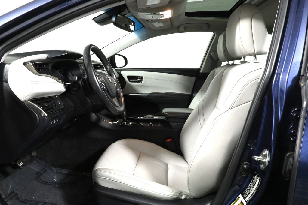 Thumbnail: 2017 Toyota Avalon - 3