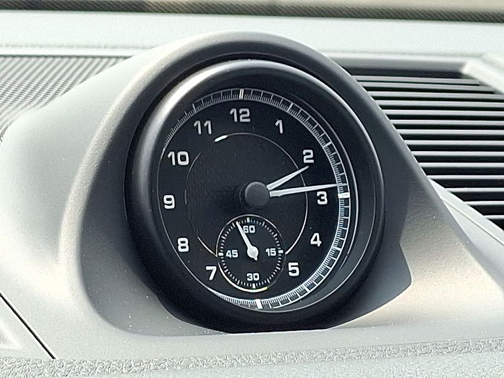 Thumbnail: 2025 Porsche Macan - 25