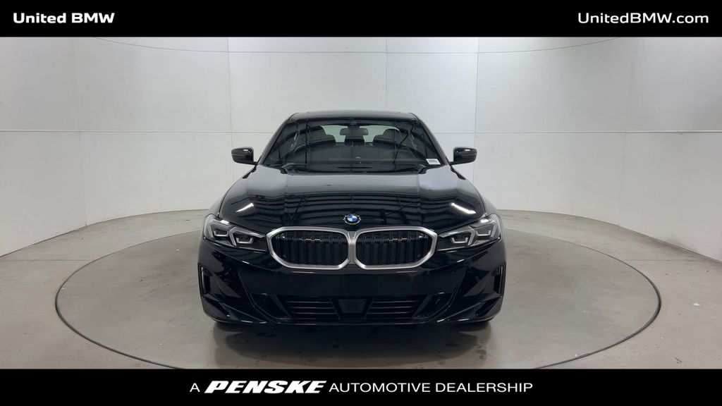 Thumbnail: 2025 BMW 3 Series - 3