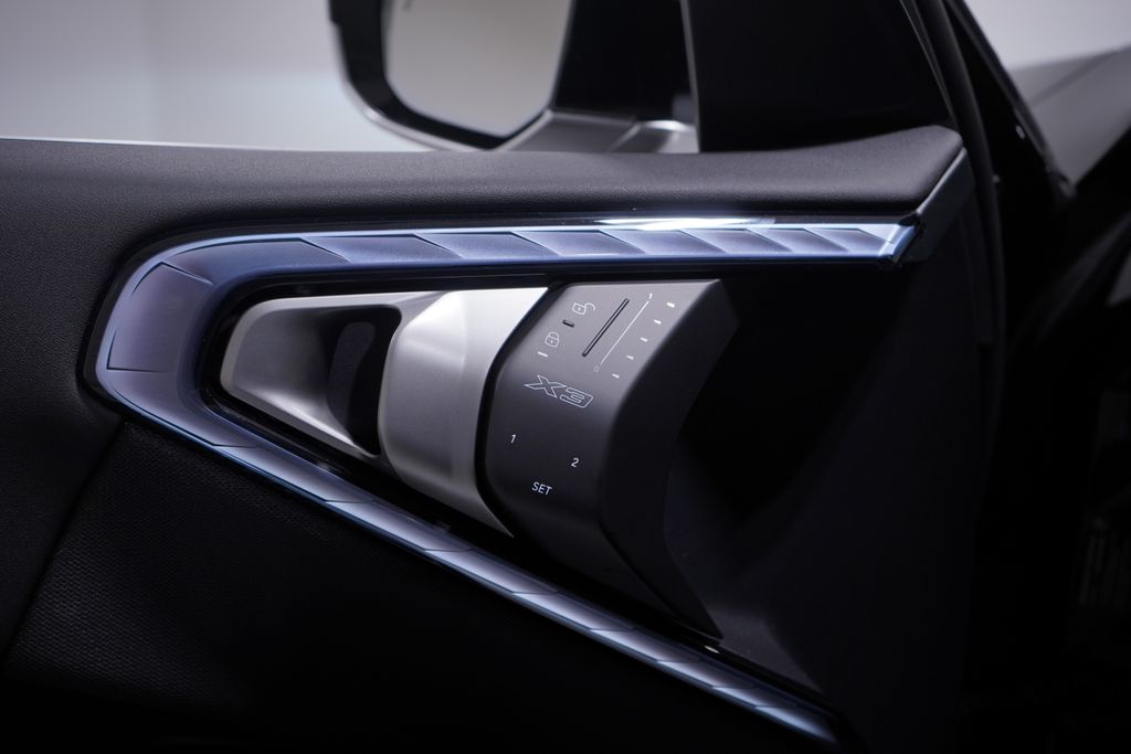 Thumbnail: 2026 BMW X3 - 11