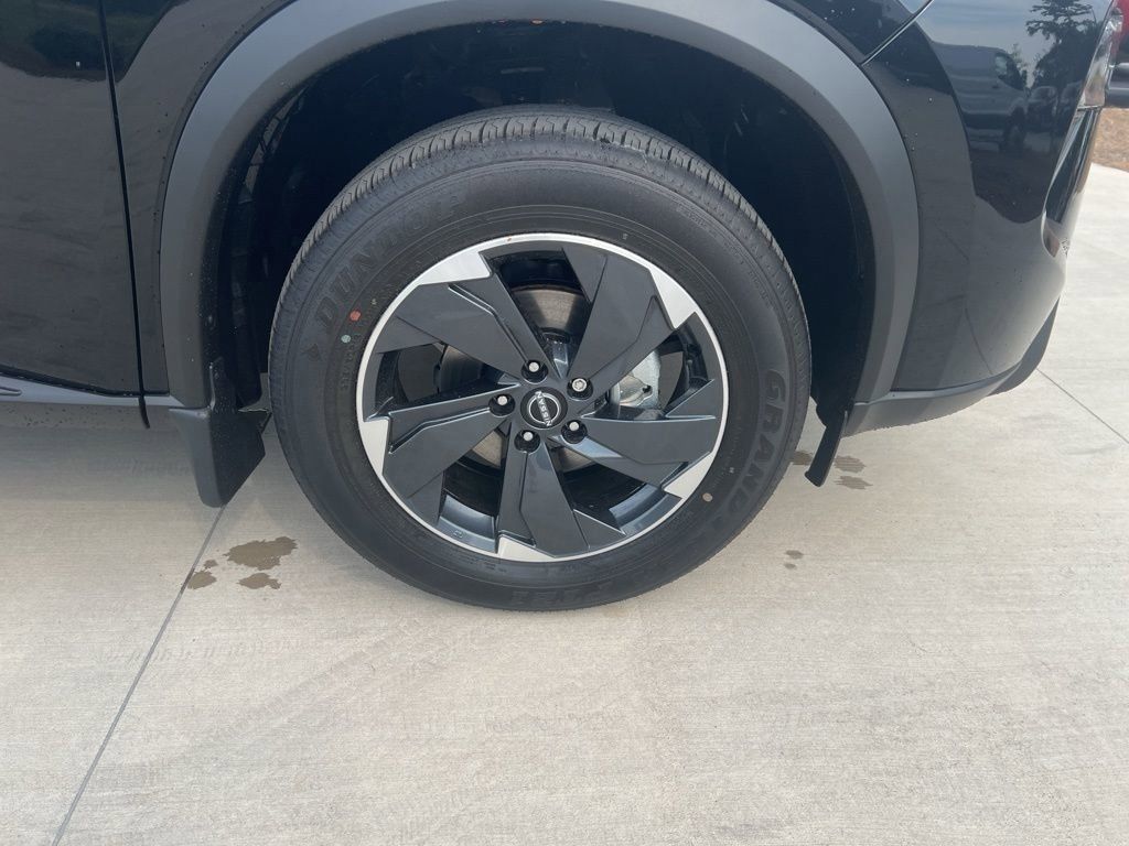 2025 Super Black Nissan Rogue SV FWD SUV
