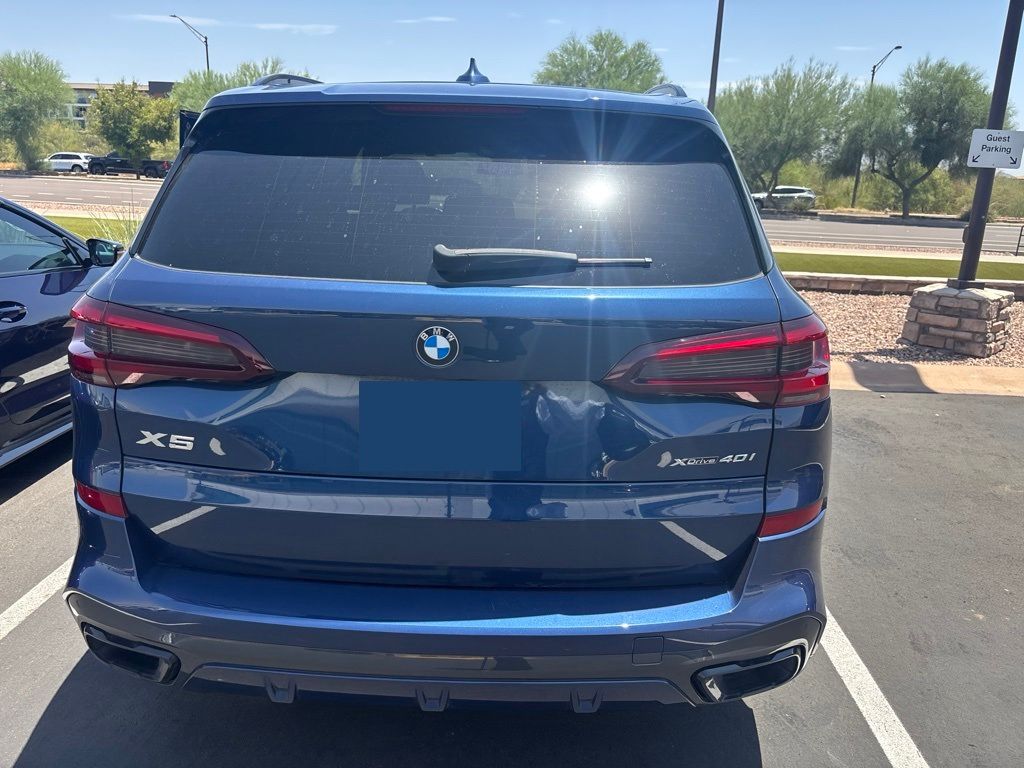 Used 2022 Blue BMW xDrive40i image 4