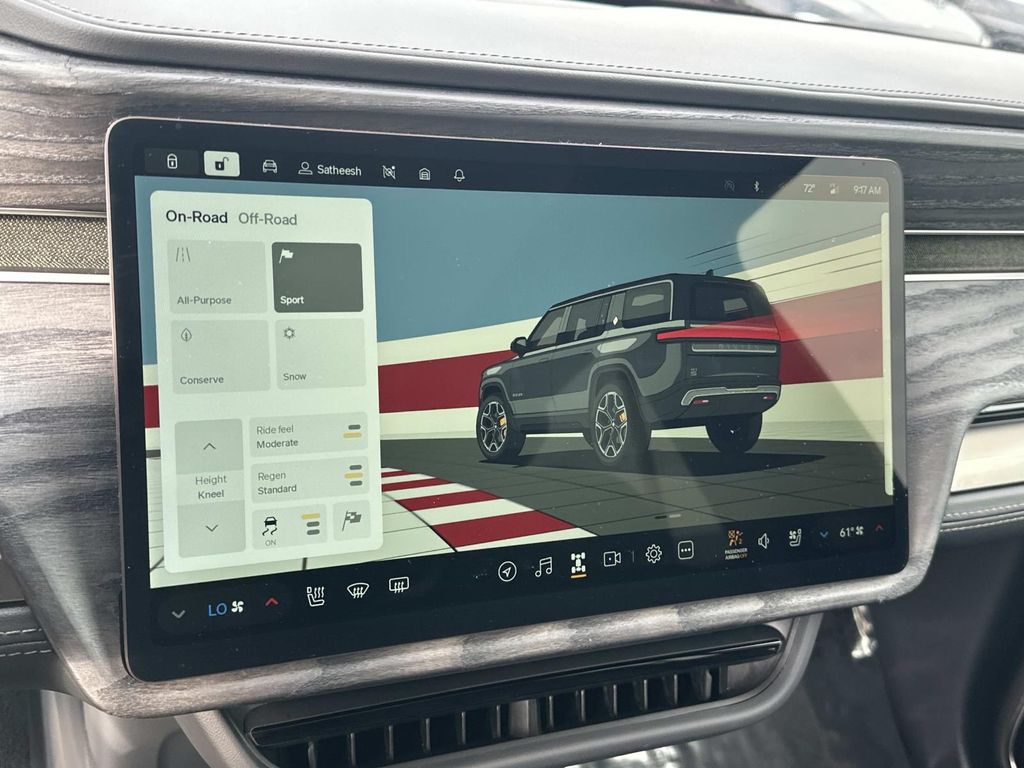 Thumbnail: 2022 Rivian R1S - 20
