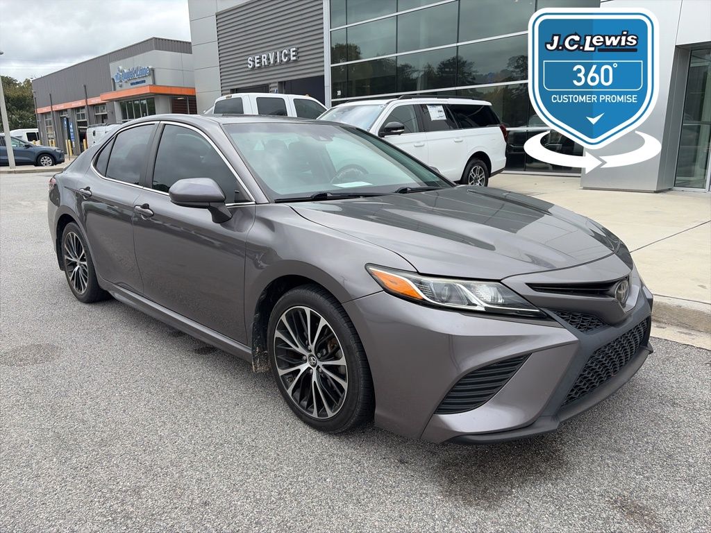2018 Toyota Camry SE