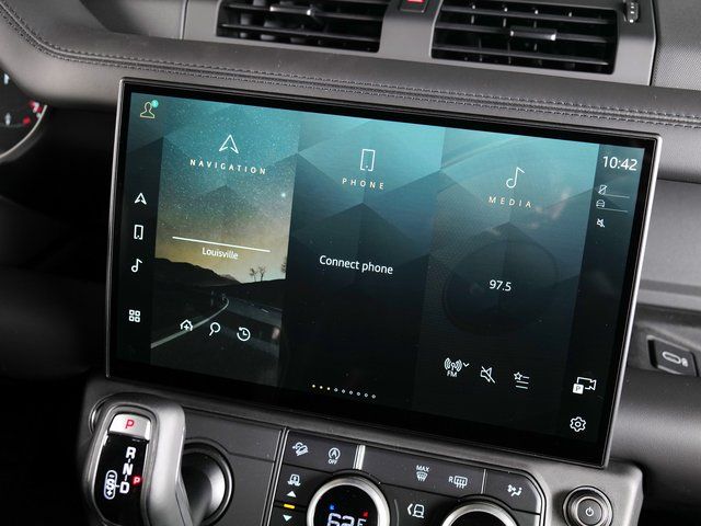 New 2026 White Land Rover X-Dynamic SE image 15