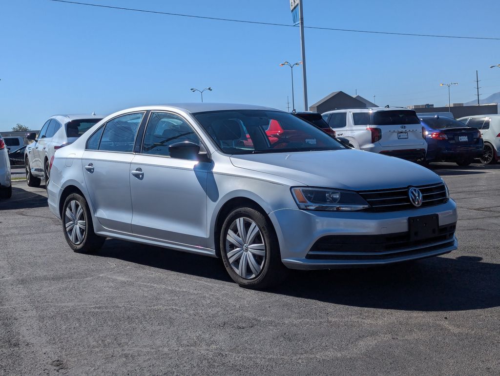 2015 Volkswagen Jetta 2.0L TDI S 10