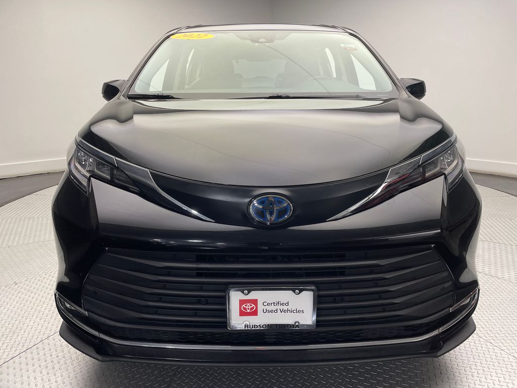 Thumbnail: 2022 Toyota Sienna - 2