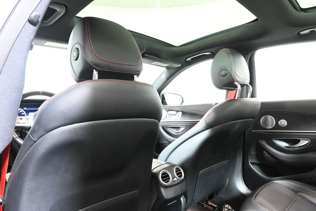 Thumbnail: 2020 Mercedes-Benz E-Class - 32