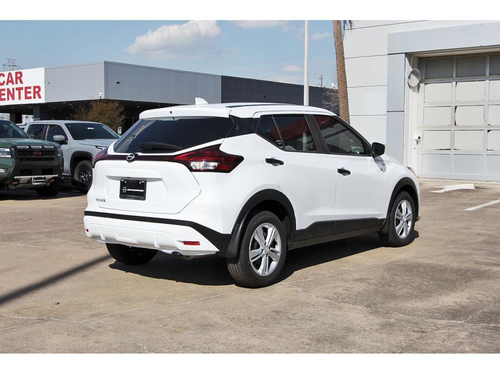 2025 Nissan Kicks Play S - 3