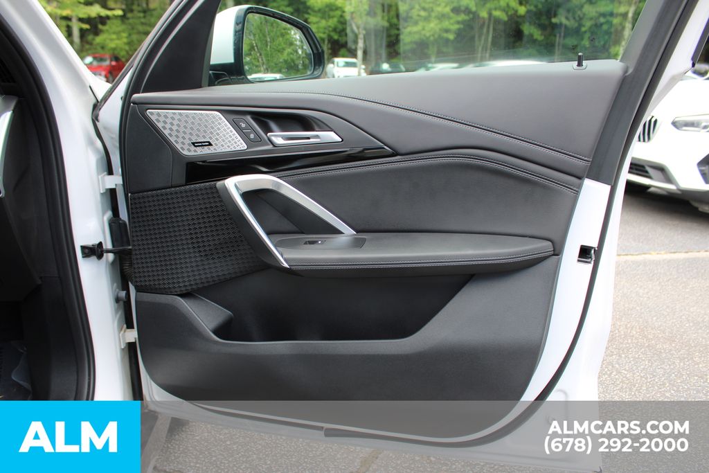 Used 2023 White BMW xDrive28i image 29