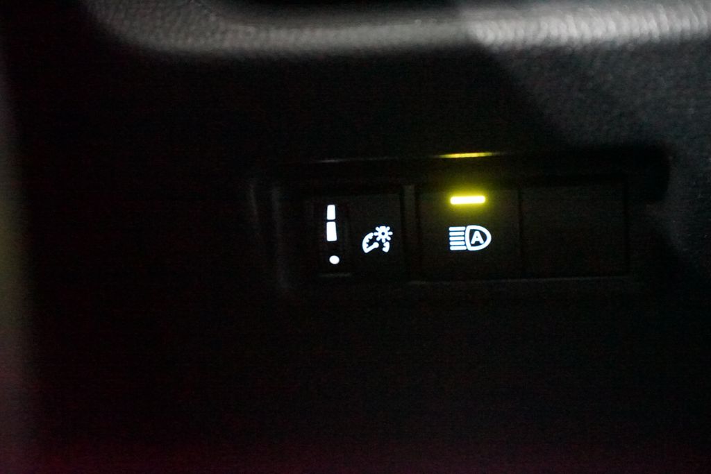 Thumbnail: 2025 Toyota RAV4 - 24