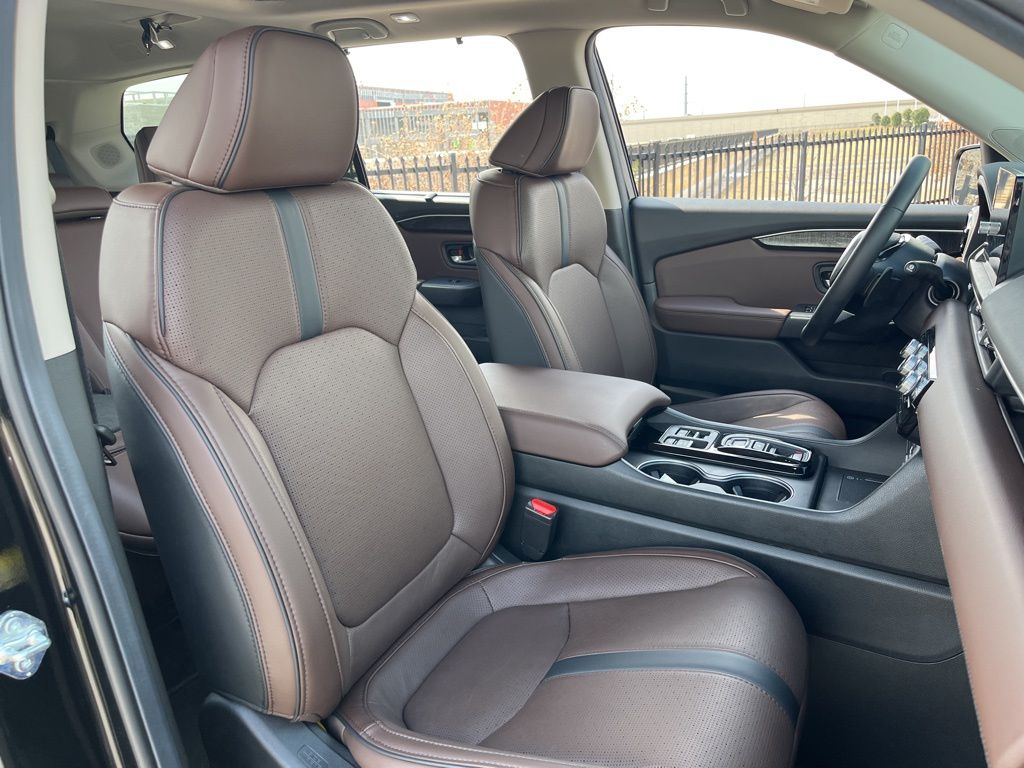 Thumbnail: 2025 Honda Pilot - 30