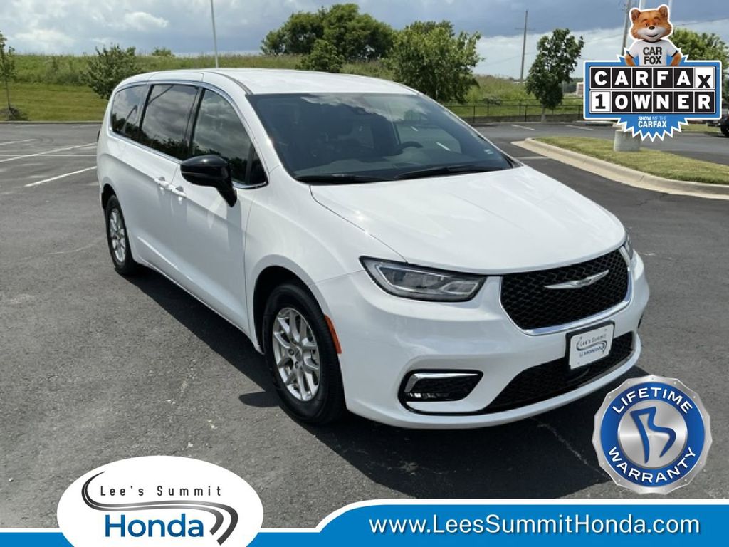 Bright White Clearcoat 2025 Chrysler Pacifica Select FWD Minivan Front-Wheel Drive 9-Speed Automatic