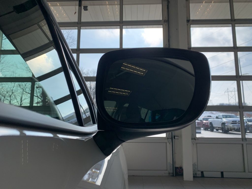 New 2025 White Subaru Base image 19