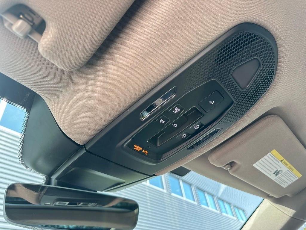 Thumbnail: 2026 Porsche Panamera - 32