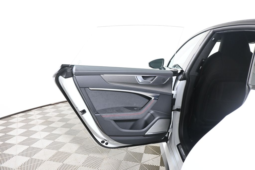 Thumbnail: 2025 Audi RS 7 - 31