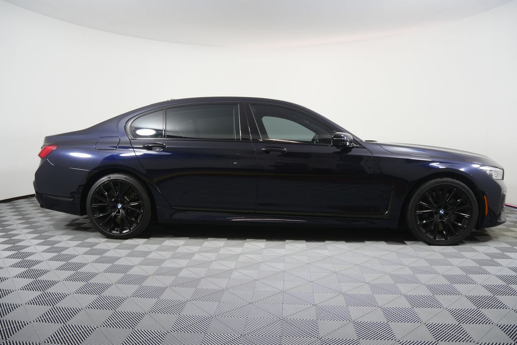 Thumbnail: 2022 BMW 7 Series - 2