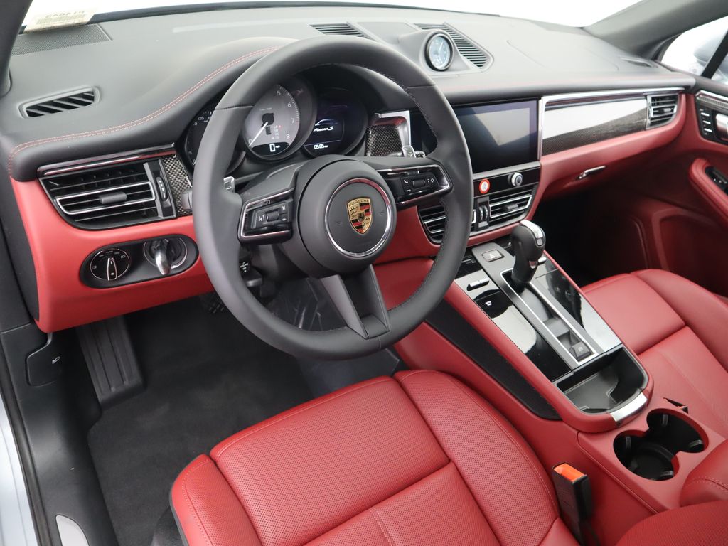 Thumbnail: 2025 Porsche Macan - 4