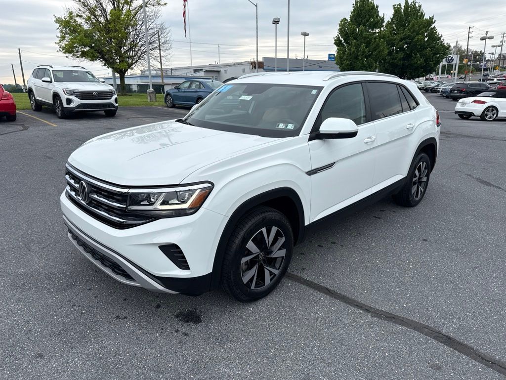 2023 Volkswagen Atlas Cross Sport 2.0T SE White at Sutliff Volkswagen