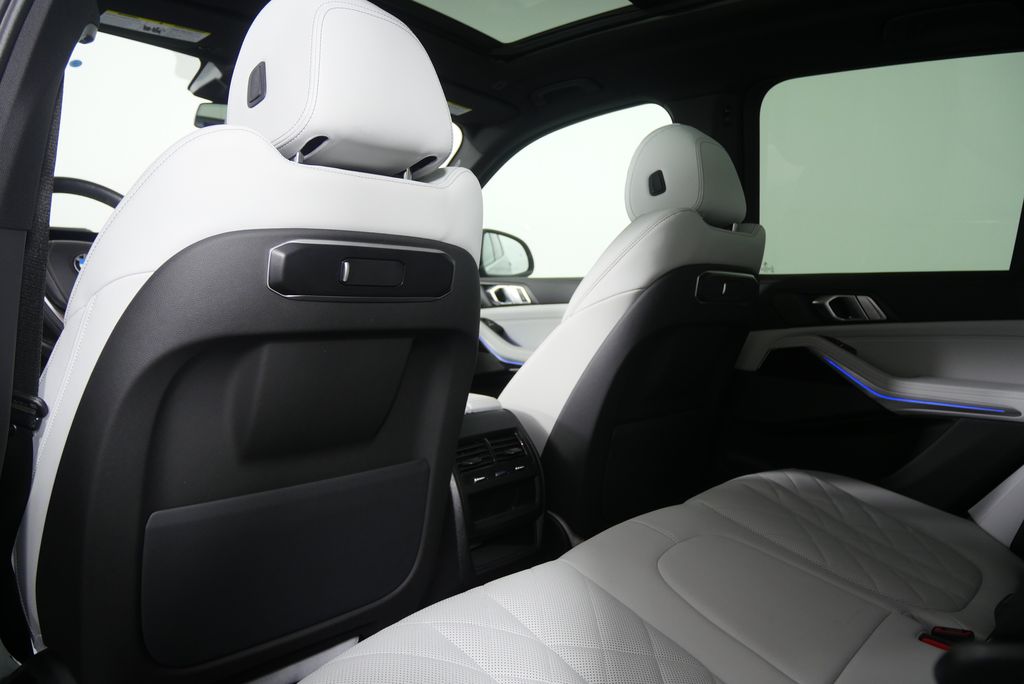Thumbnail: 2025 BMW X5 - 19