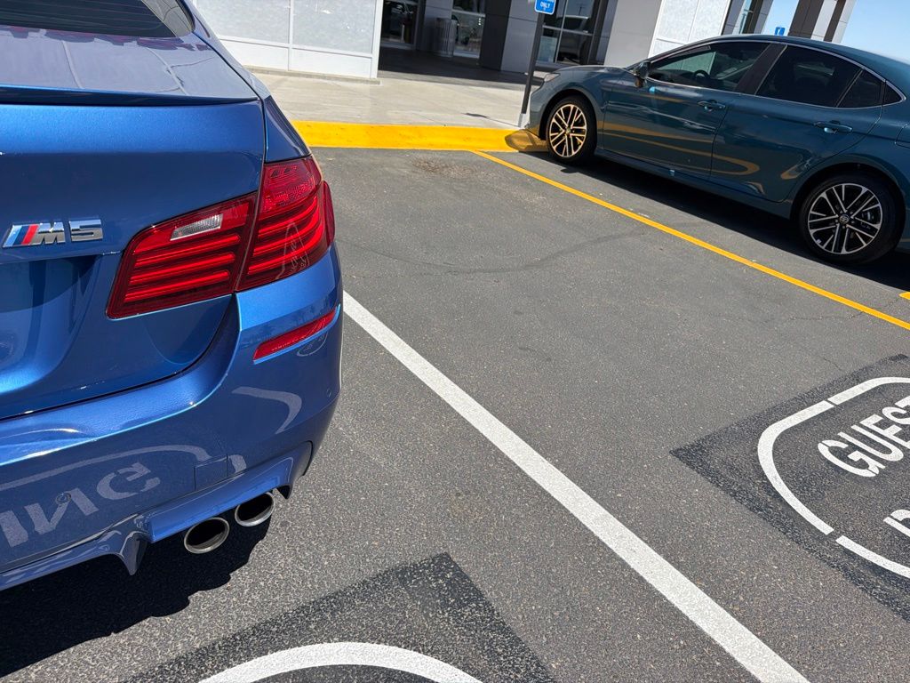 Thumbnail: 2016 BMW M5 - 8